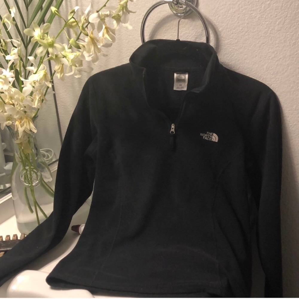 Women’s Black North Face M Fleece TK100. Like New.